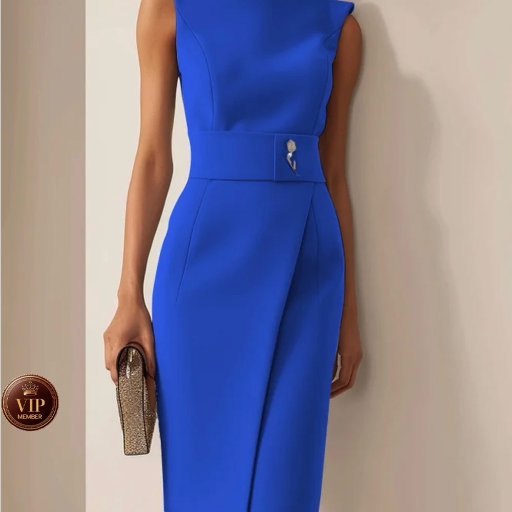 Blue Sleeveless
Rheinstone Sheath Midi Dress